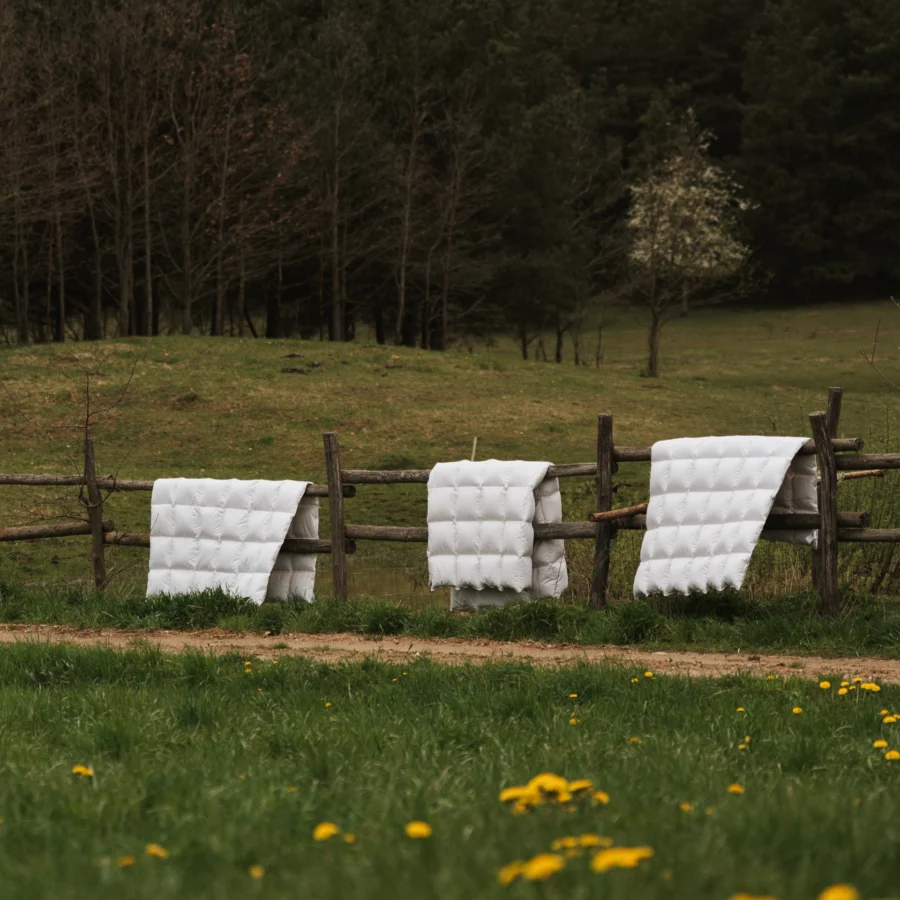 LINIA "EWA PREMIUM HERITAGE"– kołdra puchowa premium 100% puchu gęsiego, na lato. Celebracja 100 lat doskonałości i tradycji solidnego rzemiosła